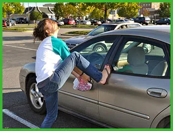 Providence Star Locksmith Providence, RI 401-757-6154 - locked-keys-in-car